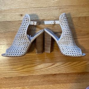 Kristin Cavallari Chinese Laundry Weave Mushroom heel
